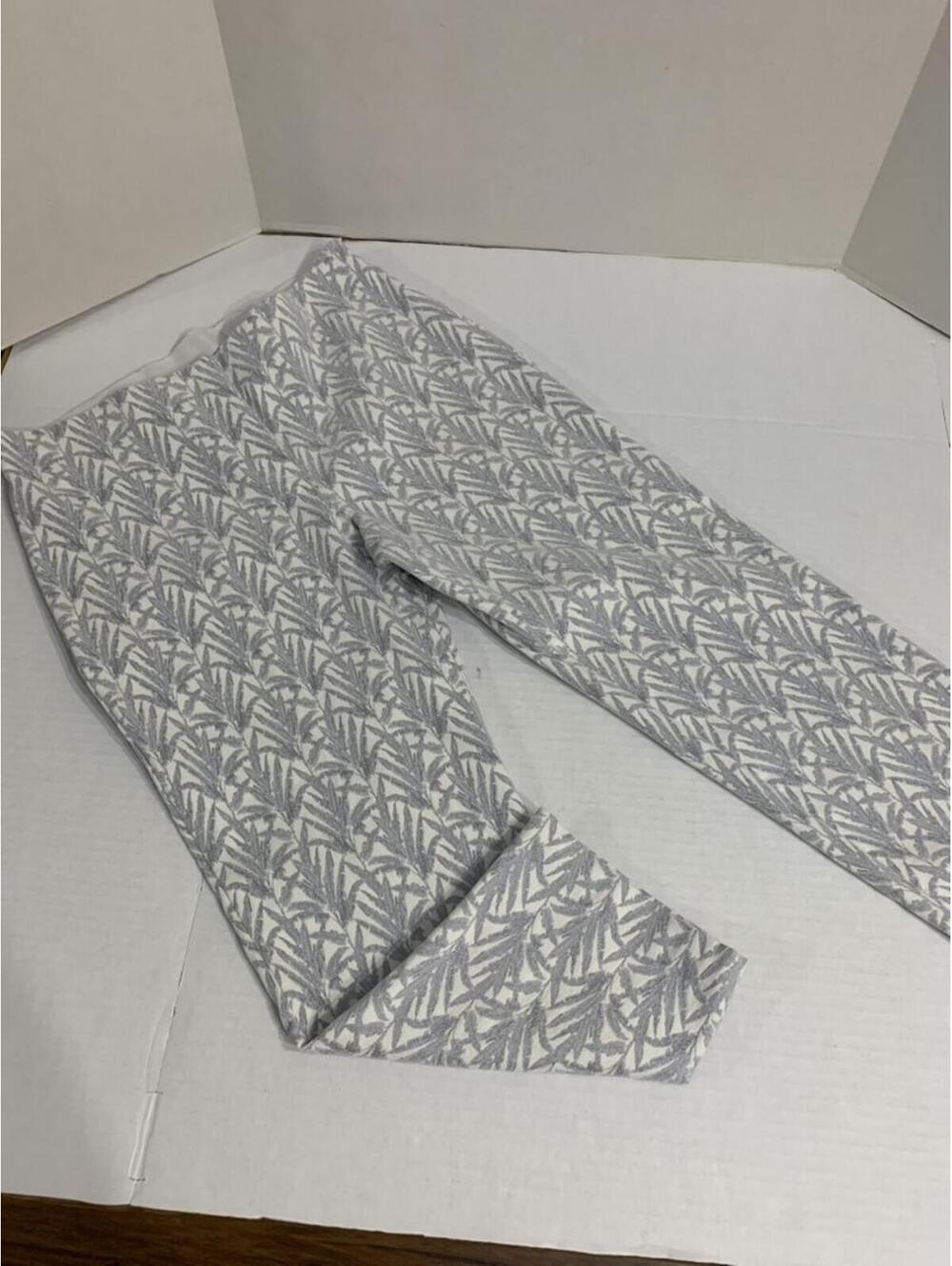 Alfani Womans Size 16P Silver White Jacquard Print Cropped Ankle Pants